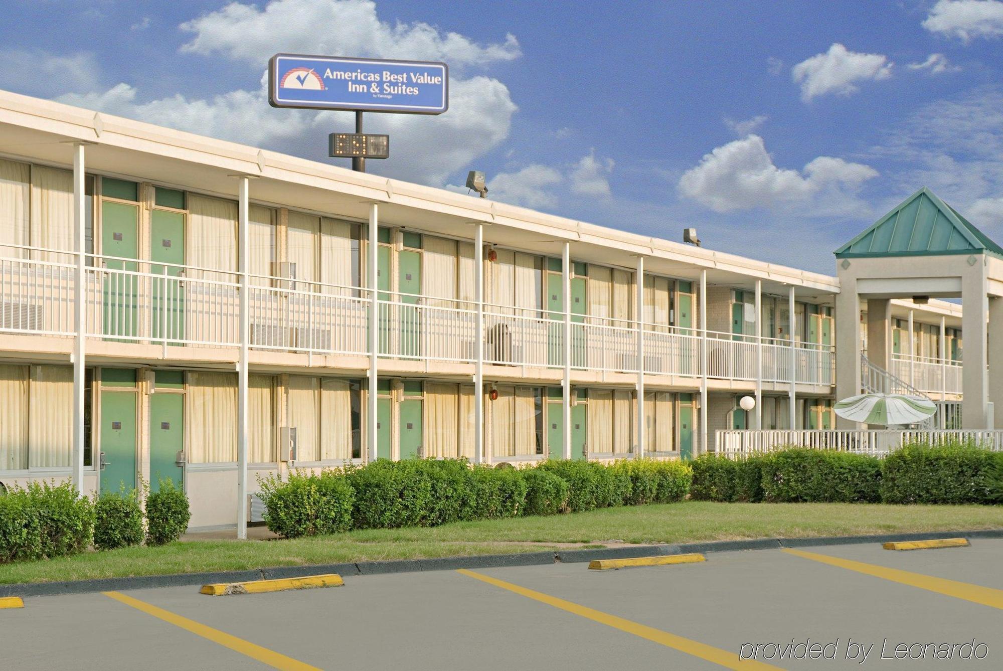 America'S Best Value Inn & Suites - Memphis/Graceland Екстериор снимка
