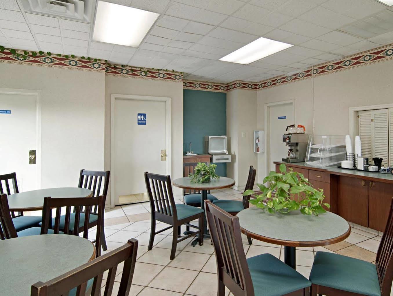 America'S Best Value Inn & Suites - Memphis/Graceland Екстериор снимка